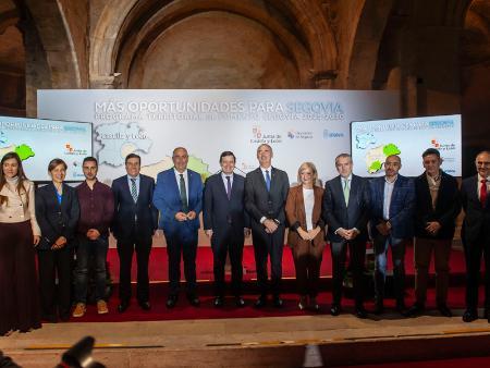 Imagen El presidente de la Diputación acompaña a Alfonso Fernández Mañueco en la presentación del Programa Territorial de Fomento de Segovia,...